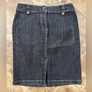 Ann Taylor Women’s Petite dark denim jean skirt size 2P